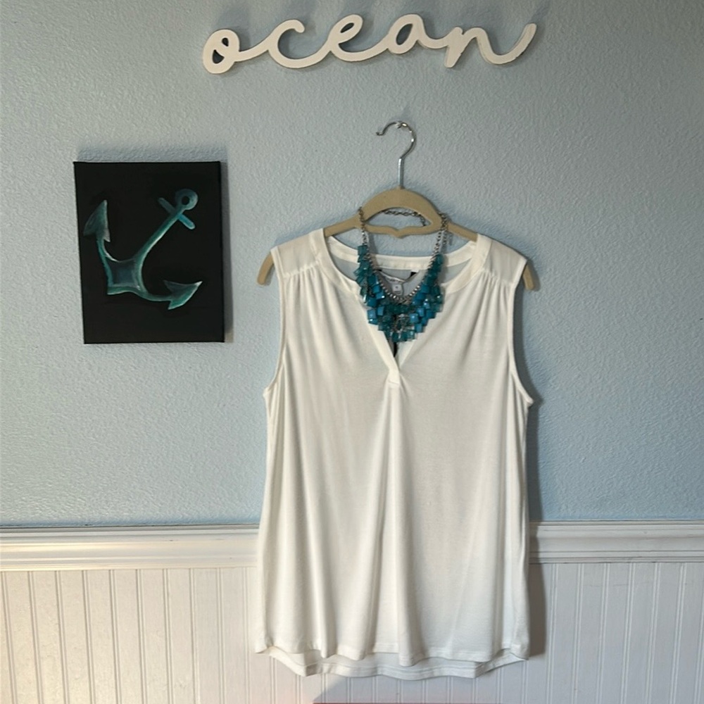 Moving sale! NWT Split Neck Woven Knit Sleeveless White Women's Top